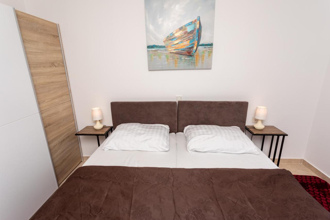Neda Apartment